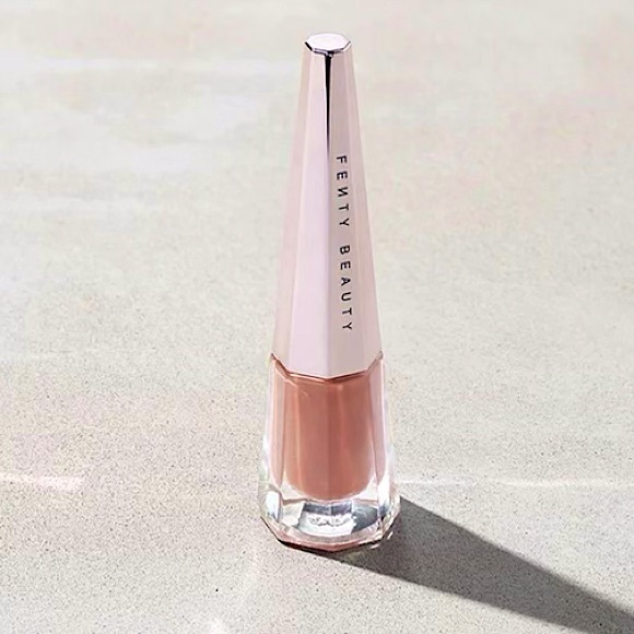 NIB Fenty Beauty by Stunna Lip
Paint Longwear Fluid Lip Color in Unbutton - Picture 4 of 4